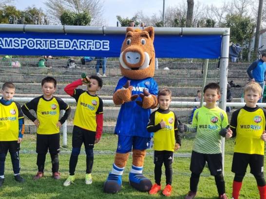 Willi Wildpark zu Besuch beim KSV F-Jugendspieltag 